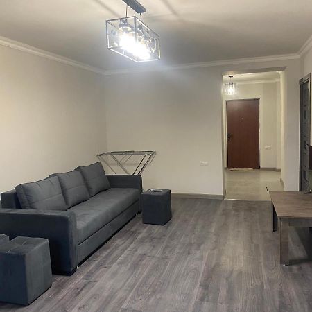 3 Cosy Apartment Near Airport Evn Erevan Esterno foto