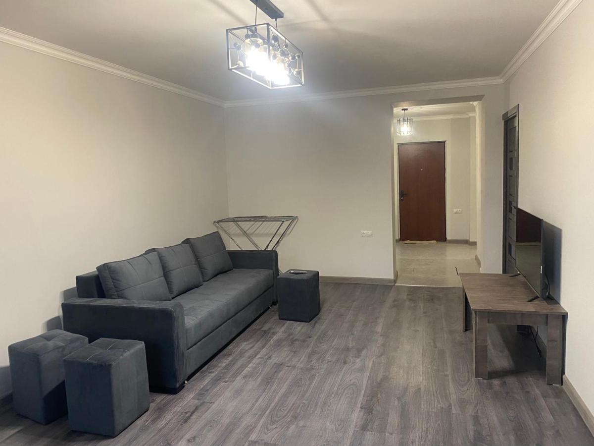3 Cosy Apartment Near Airport Evn Erevan Esterno foto